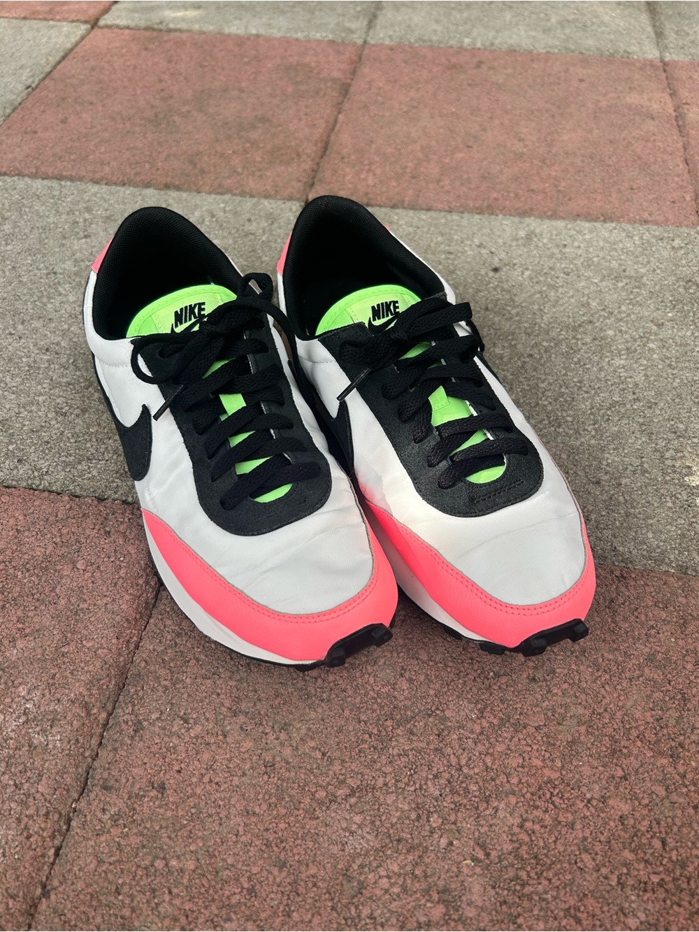 EUC  Nike Women's Daybreak running shoes